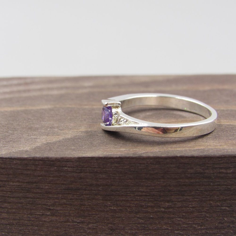 Size 5.75 Sterling Silver Purple CZ Diamond Ring - Picture 2 of 8